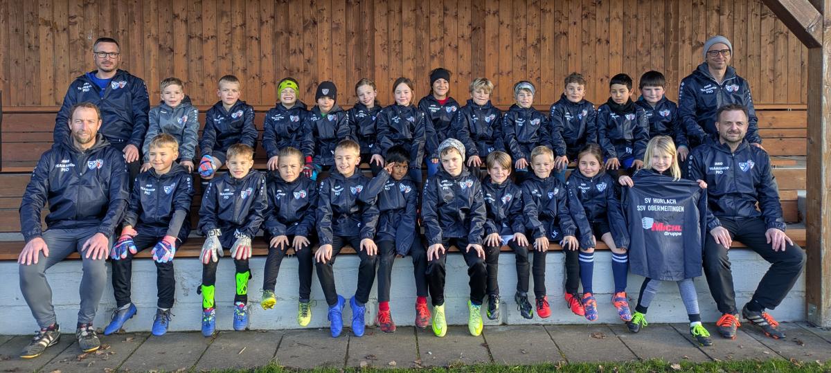 Neue Regenjacken für die F-Jugend