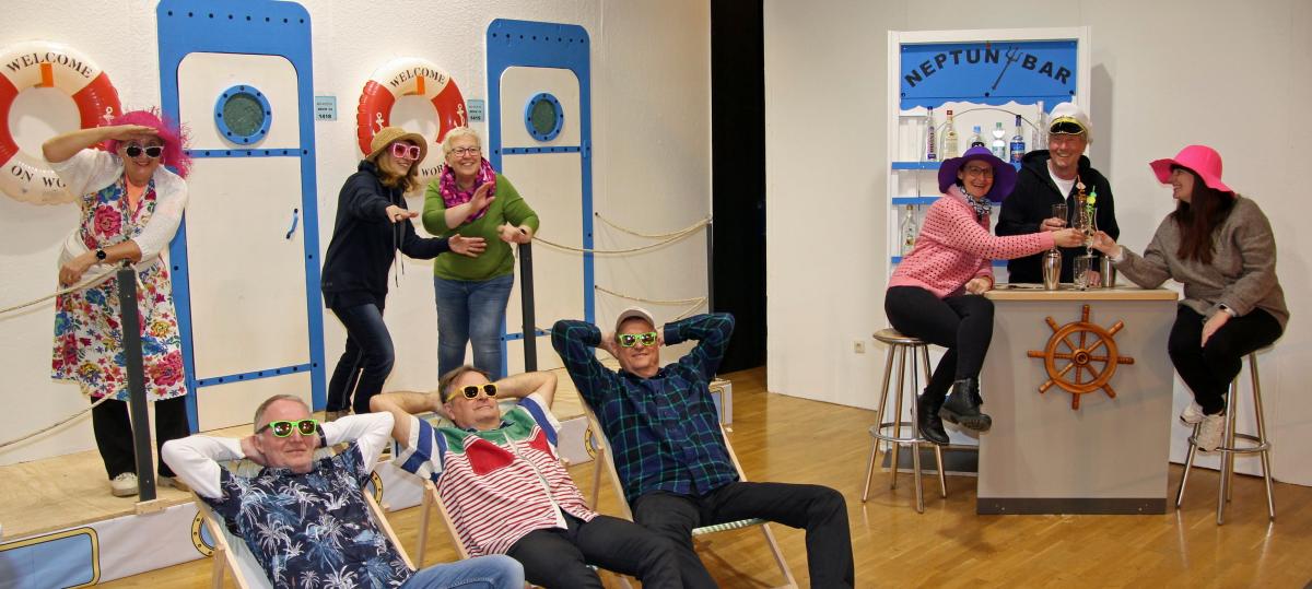 Theater Dietenheim geht auf „Kreuzfahrt Kuriosa“