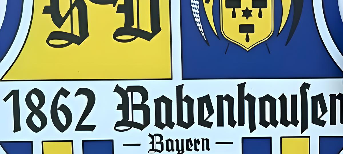 Unbekannte reagieren sich an Fußballtor des TSV Babenhausen ab