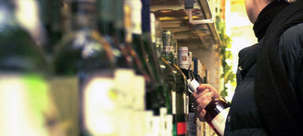 Dreiste Diebin in Neuburg erwischt: 61-Jährige versucht Bier und Wein zu stehlen