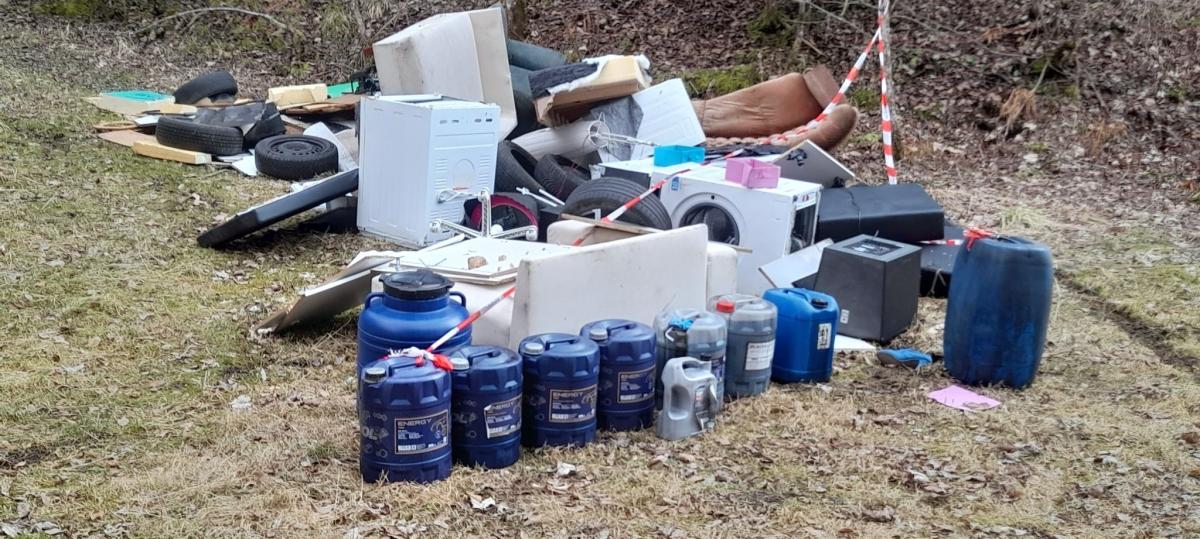 Elektroschrott, Reifen und Altöle: Umweltgefährdung durch illegale Müllentsorgung
