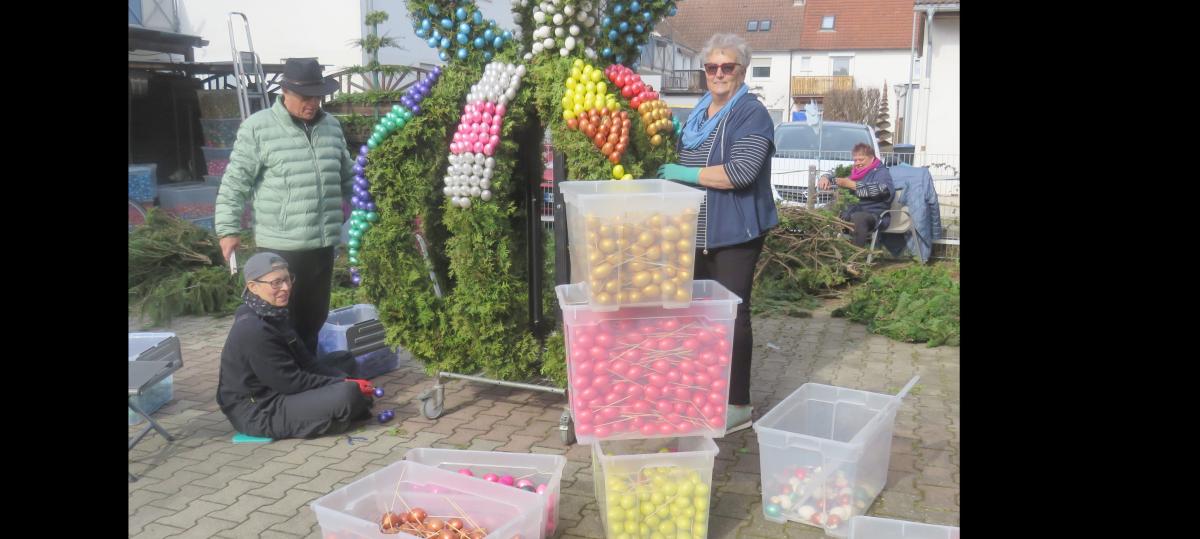 Prachtstück mit Ablaufdatum? Burlafinger Osterbrunnen in Gefahr