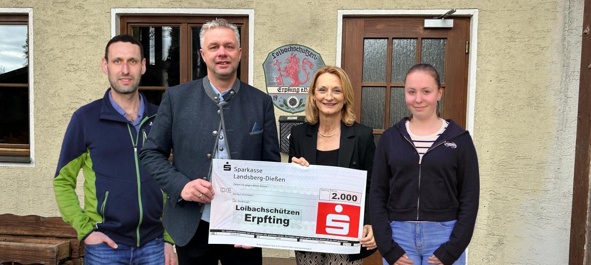 Sparkasse stärkt Jugendarbeit der Loibachschützen Erpfting