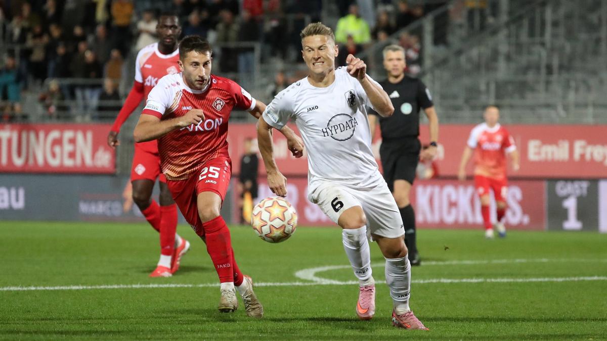 Würzburger Kickers jubeln nach einem Treffer