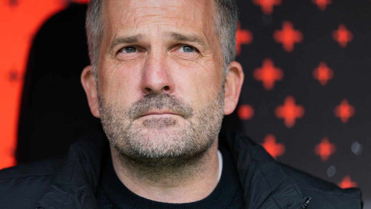 FCA-Trainer Baum vor Heimspiel gegen Frankfurt: „Sechs Innenverteidiger - ...