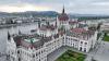 Das ungarische Parlamentsgebäude ist ein imposanter Bau direkt an der Donau.