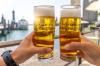 Wer aktuell alkoholfreies Bier trinken möchte, muss aufpassen. Eine Brauerei hat eines ihrer alkoholhaltigen Radler versehentlich mit einem alkoholfreien Etikett versehen.