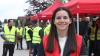 Tessa Belandt unterstützt ihre alten Kollegen beim Streik vor dem OSI-Werk in Günzburg als Gewerkschafterin. Früher war sie selbst dort Mitarbeiterin.