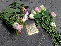 Josef Röll ist eines der Opfer des Nationalsozialismus, das jetzt einen Stolperstein bekommen hat. Er wurde in der Bahnstraße in Göggingen verlegt.