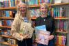 Sigrid Henschel (links) und Thea Rueß geben Tipps, mit welchen Kinderbüchern man sich schon jetzt aufs Frundsbergfest einstimmen kann. Weil es bislang kein Bilderbuch über Georg von Frundsberg gibt, überlegt sich Thea Rueß übrigens, selbst eins zu schreiben.