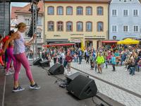 Im vergangenen Jahr trat beim Lechstadtfest unter anderem eine Zumba-Gruppe auf. Heuer soll das Fest von den Landsberger Partnerstädten inspiriert sein und auf vier Plätzen in der Altstadt stattfinden.