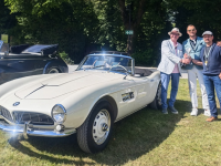 Die Finest Care GmbH hat am Comer See beim „Concorso d’Eleganza Villa d’Este“ gewonnen: (von links) Martin Deggelmann, der Wertinger Geschäftsführer Hubert Ehleiter und Jochen Ortmann.