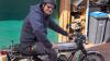 Schreiner Matthias Sperk aus dem Schiltberger Ortsteil Gundertshausen hat seine fast 50 Jahre alte silberne Yamaha RD 50 in liebevoller Kleinarbeit restauriert.