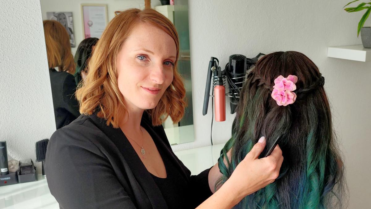 Los-geht-s-So-macht-man-die-sch-nsten-Flechtfrisuren-f-r-das-Frundsbergfest