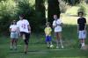Timo Hildebrand tritt bei seinem Fußballgolf-Wettbewerb gegen Kinder und Eltern an.