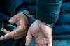 Die Polizei nahm den Verdächtigen an einem Münchner U-Bahnhof fest und fesselte ihn.