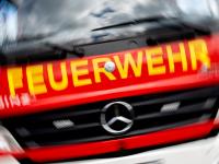 Ein Lastwagen brannte wegen eines Defekts auf der A8 aus.