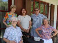Sie richten seit einem Vierteljahrhundert das ökonomische Frauenfrühstück in Gundelfingen mit aus (von links): Erika Richter, Kriemhild Wahl, Friedlies Hopf-Schirm, Renate Kumpf und Gabriele Suckut.