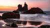 Imposante Felsformationen aus erkalteter Lava gibt es auch an der Playa de Benijo, im Nordosten der Insel, zu bestaunen. Laut dem Online-Reisemagazin Travelbook sind diese neben dem schwarzen Vulkansand der Hauptgrund, warum Urlauber den Strand aufsuchen. Der Weg zur Bucht führt über eine lange Treppe hinab. Da der naturbelassene Strand zu einem Naturschutzgebiet gehört, ist der Zugang jedoch immer wieder geschlossen. Zudem sollten sich Urlauber auch hier des starken Wellengangs bewusst sein, informiert webtenerife.de.