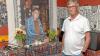 Lothar Roser neben dem Foto seines verstorbenen Freundes Fikret Yakaboylu.