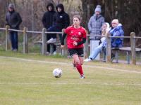 Umsichtige Antreiberin: Spielertrainerin Nina Ruscheweyh bescheinigt ihrem Mittelfeldmotor Anja Schoder "eine starke Rückserie" in der BOL.