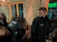 Bei der Razzia im City Club wurden Gäste längere Zeit festgehalten, bei Widerstand setzten die Beamten auch körperliche Gewalt ein.