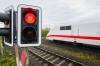 Die Bahnstrecke zwischen Ingolstadt und München war wegen eines Brückenunfalls gesperrt. Regional- und Fernverkehr waren von Ausfällen betroffen.