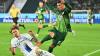 Ein Kämpfer: Calvin Brackelmann grätscht hier Adam Daghim in der Relegation gegen den VfL Wolfsburg ab.