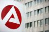 Die Zahl der Arbeitslosen in der Region rund um Ingolstadt ist zwar gesunken, aber von einer Erholung kann keine Rede sein.