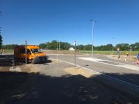 Am Freitagmorgen standen noch ein paar Restarbeiten am neu gebauten Kreisverkehr zwischen Schwabmünchen und Hiltenfingen an, die Freigabe für den Verkehr erfolgt im Laufe des Tages.