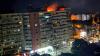 Dieses vom rumänischen Amt für Katastrophenschutz via AP veröffentlichte Foto zeigt einen Brand auf dem Dach eines Wohnblocks. Ein Drohnenabsturz im Osten Rumäniens nahe der ukrainischen Grenze hatte beim Aufprall eine Explosion und einen Brand ausgelöst.