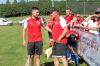 Trainer Stefan Saule (lins) und Abteilungsleiter Franz Prießnitz freuen sich über den Aufstieg mit der SG Mödingen/Finningen.