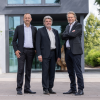 Mit zuverlässigen und bezahlbaren Maschinen von Erfolg zu Erfolg (von links): Serdar Eraslan, Inhaber Ernst Pfaff und Stephan W. Müller führen den Werkzeugspezialisten Scheppach.