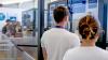 Wer sich an der Passkontrolle am Flughafen Memmingen anstellt, muss mit langen Wartezeiten rechnen. Zum Ärger vieler Passagiere. Teils verpassten sie gar ihre Flüge.