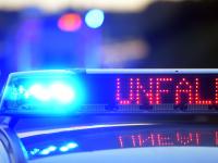 Bei einem Zusammenstoß mit einem Auto ist ein 24 Jahre alter Motorradfahrer in Lauingen verletzt worden. (Symbolbild)