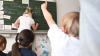 Immer mehr Kinder können nur mit einer Schulbegleitung am Unterricht teilnehmen. Doch die werden schlecht bezahlt und müssen keine speziellen Qualifikationen mitbringen.