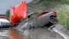 Kräfte von THW und Wasserwacht haben bei Elchingen ein Autowrack aus der Donau geborgen. 