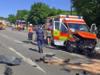 Am Freitag werden bei einem schweren Verkehrsunfall in Neusäß vier Personen schwer verletzt.
