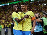 Vinícius Júnior (l.) brachte die Seleção bereits in der 2. Minute in Führung.