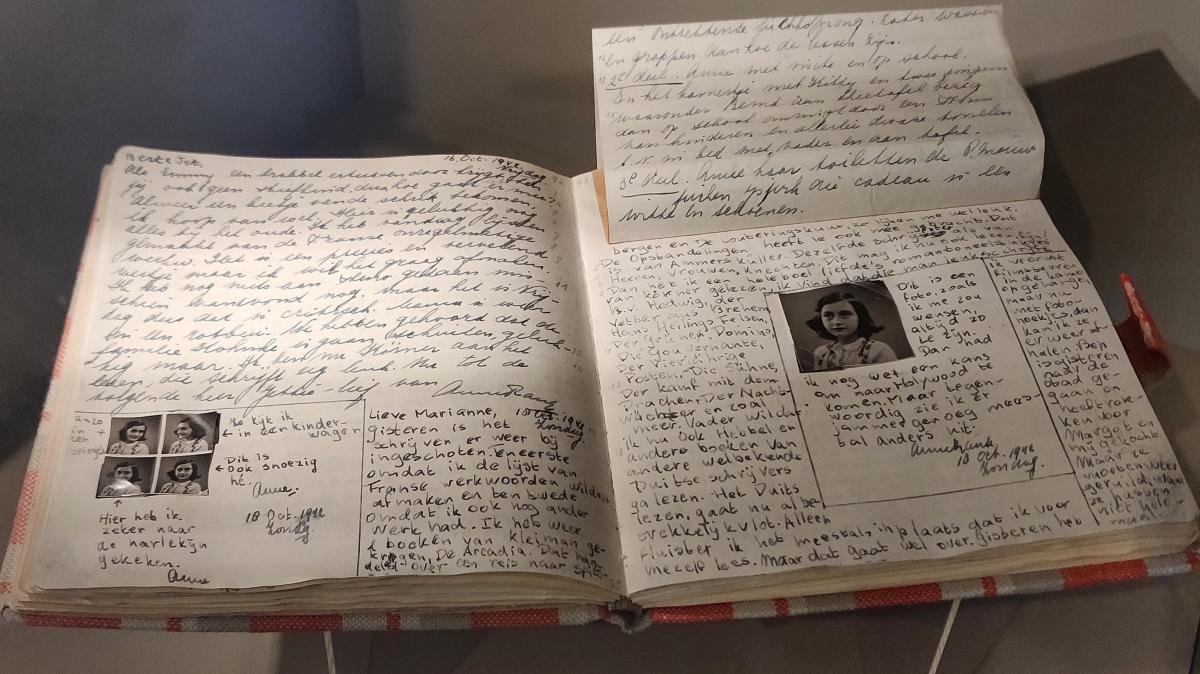 Zwischen-Weltliteratur-und-Instagram-Wie-das-Tagebuchschreiben-Menschen-pr-gt