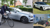 Es muss nicht immer das Auto sein, beweist Königsbrunns Bürgermeister Franz Feigl (links). Daneben die Dienstwagen aus Untermeitingen und Meitingen (rechts).