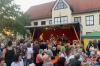 Beim 1. Pfaffenhofer Marktfest wird der Platz vor dem Rathaus wieder zur Bühne. Unser Bild entstand bei einem der Sommerkonzerte im Jahr 2025.
