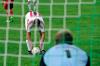 In der Relegation muss eine Entscheidung fallen – notfalls im Elfmeterschießen.