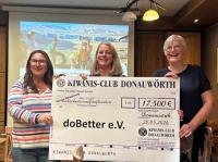Jaqueline Flory, Isabel Klauser (Vorsitzende Kiwanis Hilfswerk Donauwörth) und Christiane Kickum ( Präsidentin Kiwanis Club Donauwörth)