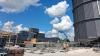 So sah die Baustelle am alten Gaswerk am Montag, 1. Juni, aus: Hier wachsen gerade die Aufbauten für die Freilichtbühne des Staatstheaters in die Höhe.