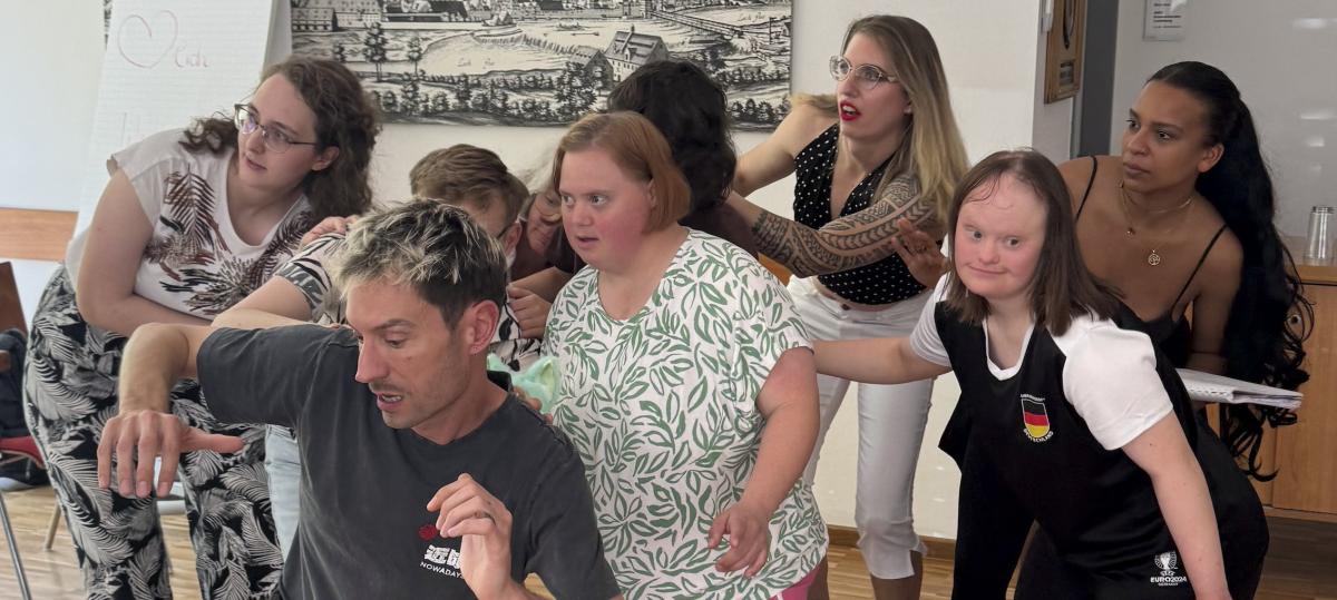 Wie Theatergruppen helfen können: „Viele haben Angst, offen über ihr Outing zu reden“