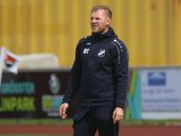 Würde sich gerne in seiner letzten Amtshandlung beim SV Wulfertshausen mit dem Klassenerhalt verabschieden: Trainer Benjamin Trinkl.