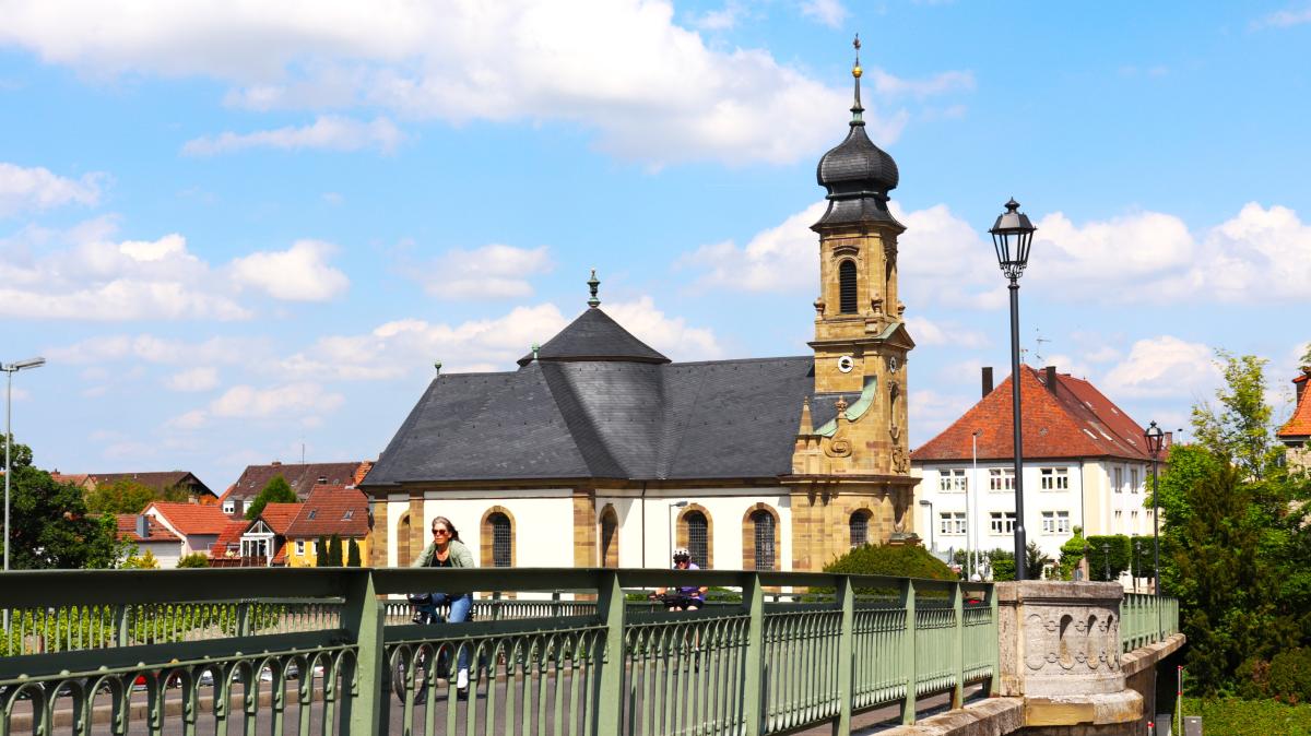 „Außer ein bisschen Heiraten ist da nichts mehr“: Was jetzt aus der berühmten Kitzinger Kreuzkapelle werden könnte