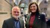 Das Bild zeigt Wolfgang Hauck mit Ilse Aigner in Nürnberg. Die Landtagspräsidentin ist Schirmherrin der Bayern-History-App.