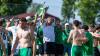Ausgelassen feierte der Meister seinen Titelgewinn am Samstag nach dem Abpfiff in Wechingen. SCNB-Vorsitzender Bernd Büttner (in der Mitte in Weiß) bildete da keine Ausnahme.